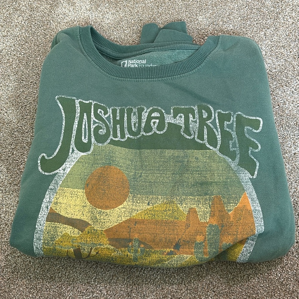 Green oversized sweatshirt